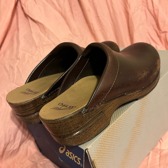 Brown Dansko Clogs - Picture 4 of 6